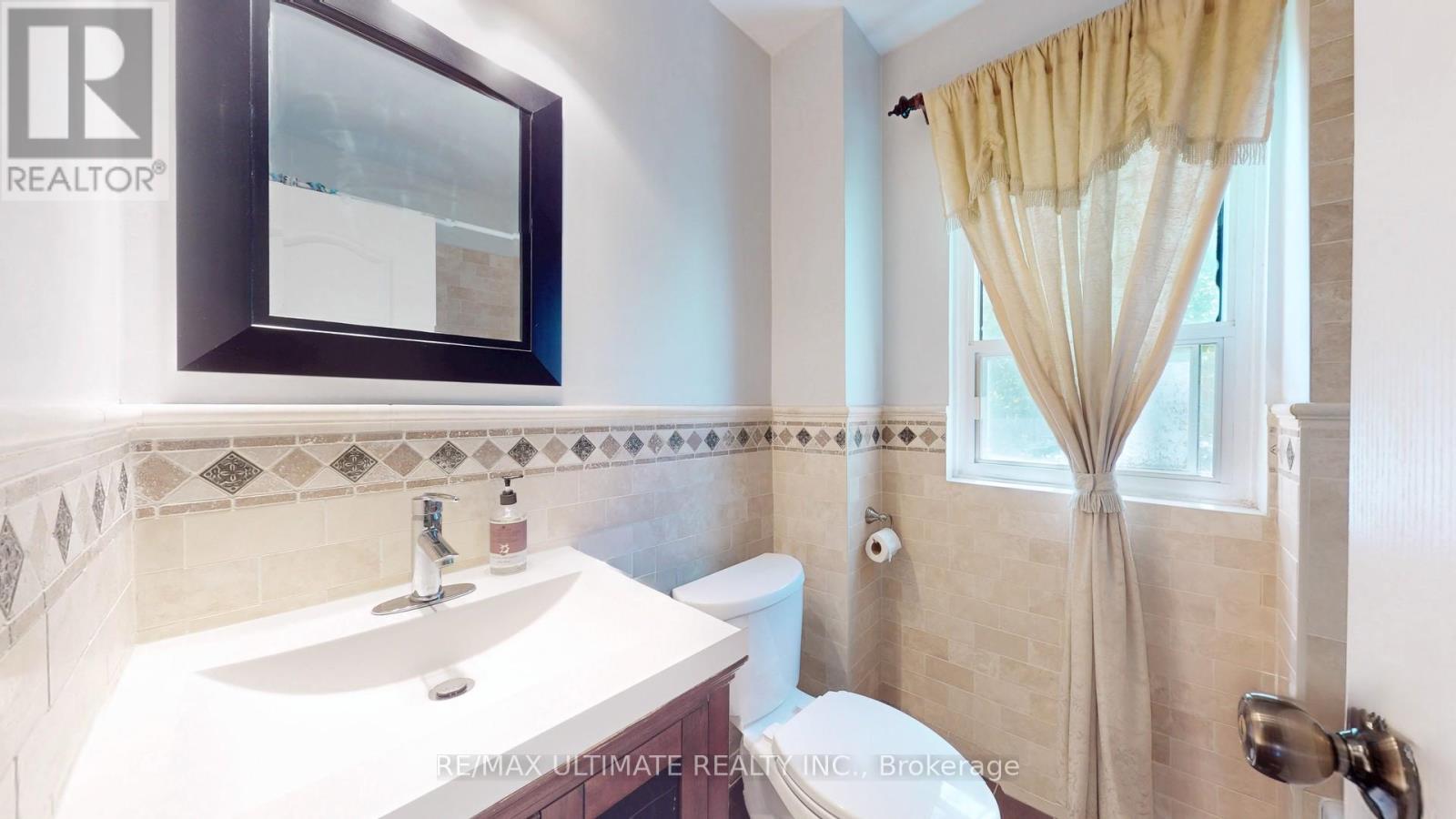 1299 Dundas Street E, Toronto, Ontario  M4M 1S5 - Photo 8 - E13229590