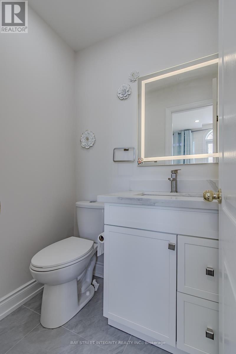 110 Holly Drive, Richmond Hill, Ontario  L4S 2R6 - Photo 12 - N13229324