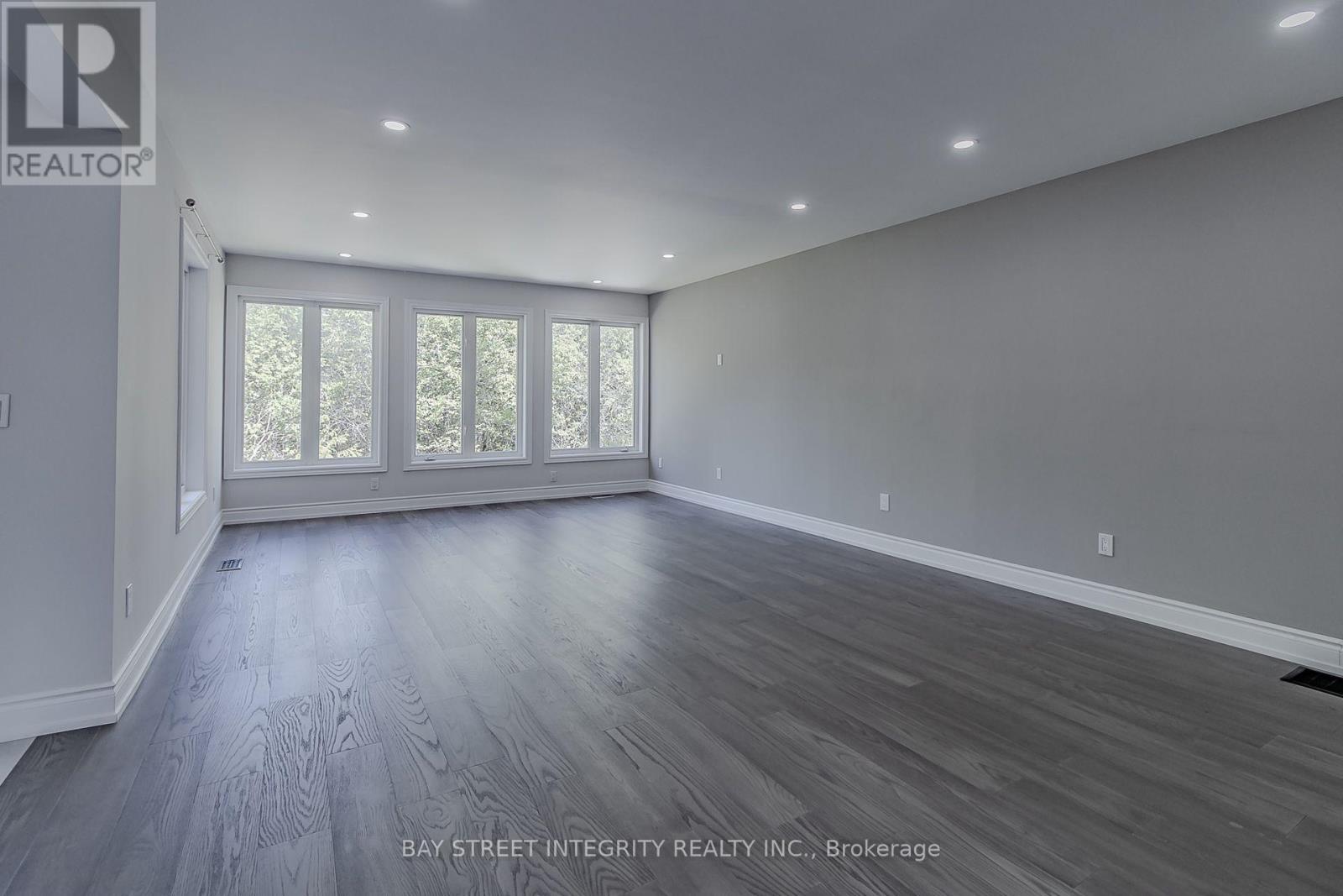 110 Holly Drive, Richmond Hill, Ontario  L4S 2R6 - Photo 6 - N13229324