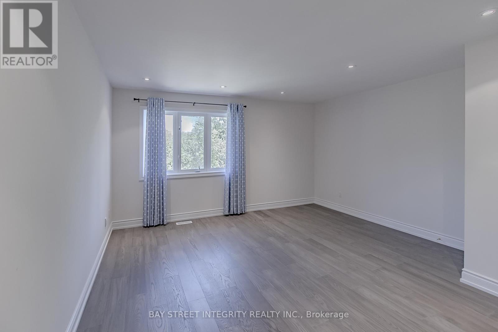 110 Holly Drive, Richmond Hill, Ontario  L4S 2R6 - Photo 9 - N13229324