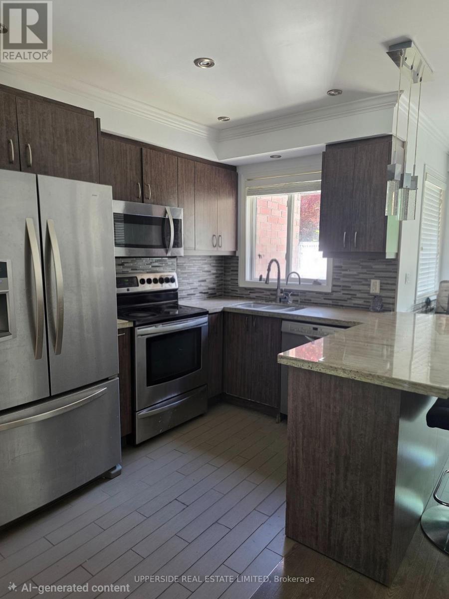 91 Grasslands Avenue, Richmond Hill, Ontario  L4B 4K5 - Photo 3 - N13229460
