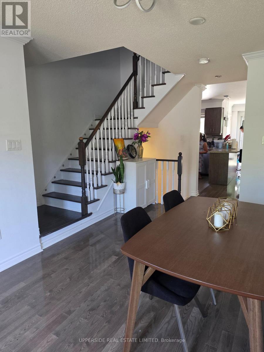91 Grasslands Avenue, Richmond Hill, Ontario  L4B 4K5 - Photo 4 - N13229460