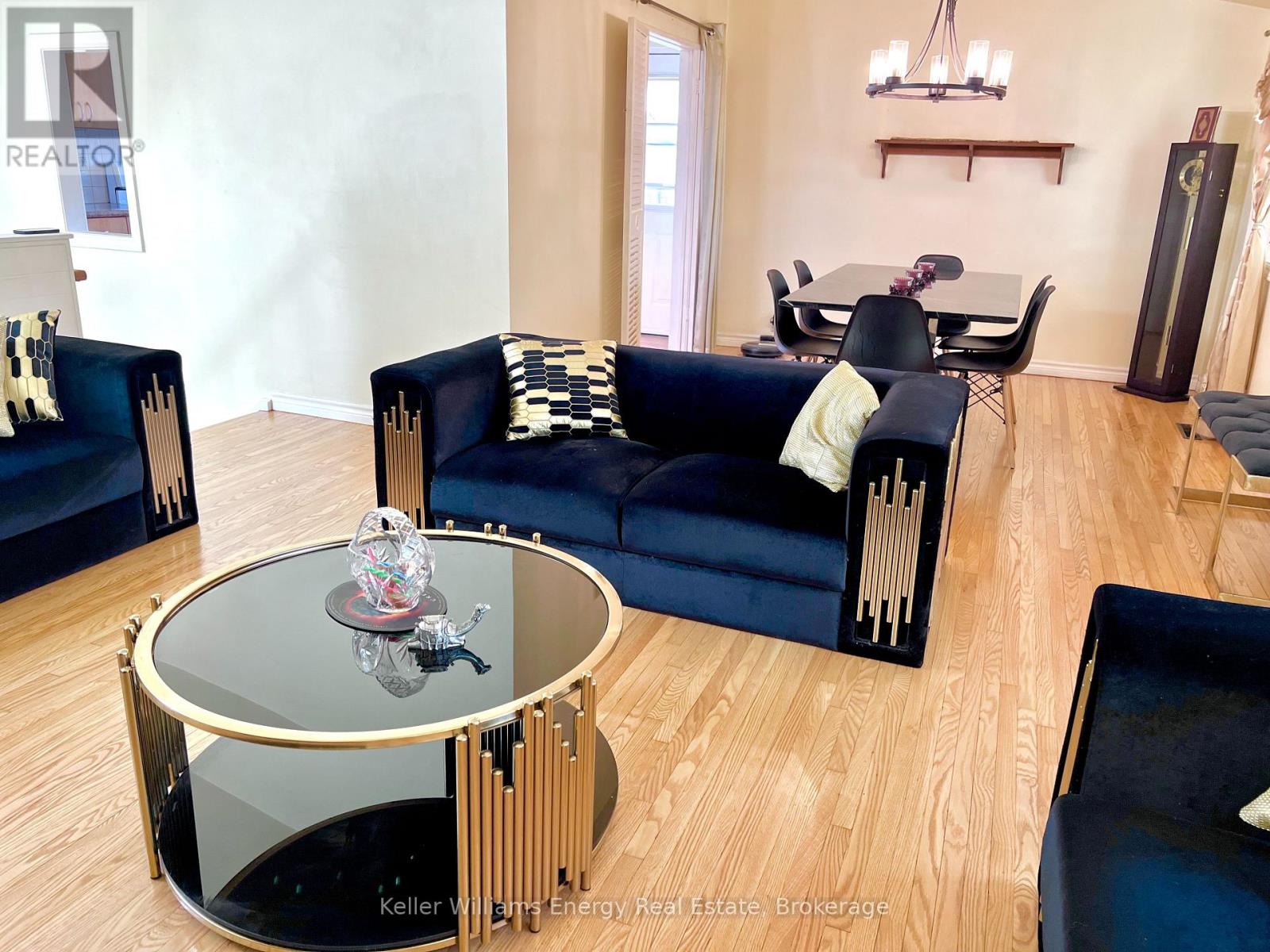 42 Oakley Boulevard, Toronto, Ontario  M1P 3P4 - Photo 2 - E13229650