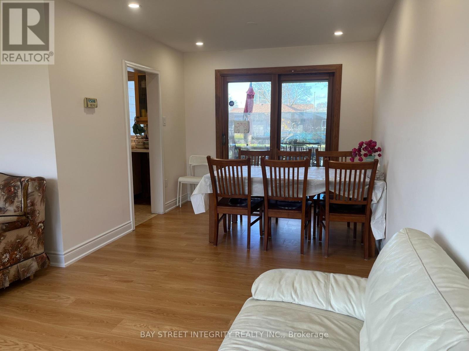 26 Morpeth Road, Brampton, Ontario  L6W 2Z2 - Photo 3 - W13229336