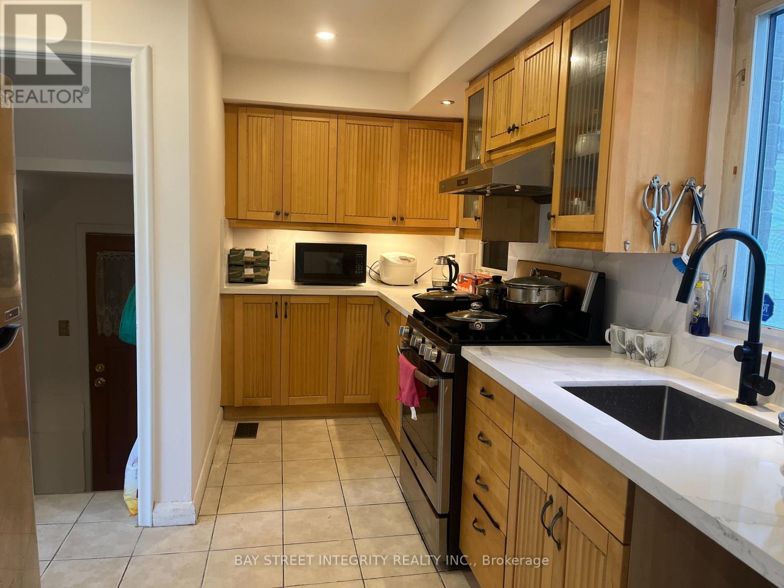 26 Morpeth Road, Brampton, Ontario  L6W 2Z2 - Photo 5 - W13229336