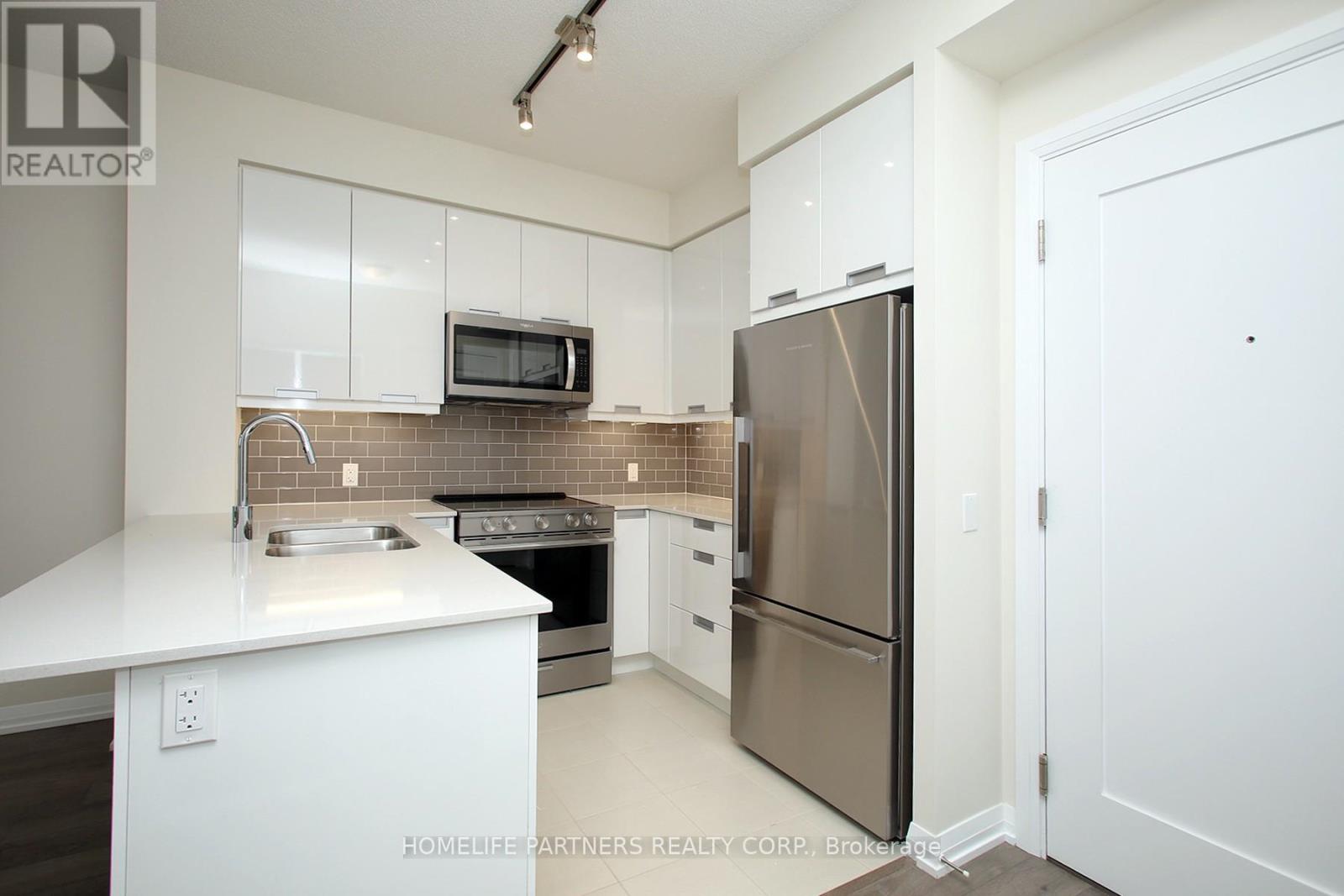720 - 35 Watergarden Drive, Mississauga, Ontario  L5R 0G8 - Photo 5 - W13229452