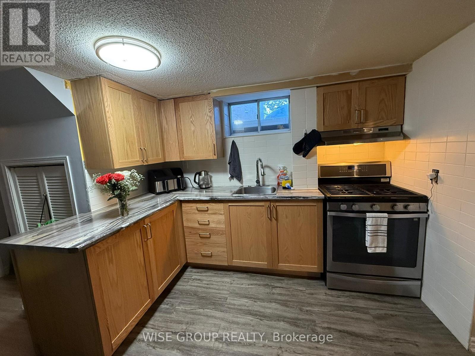 Bsmt - 18 Sonnet Court, Toronto, Ontario  M6L 1J6 - Photo 3 - W13229456