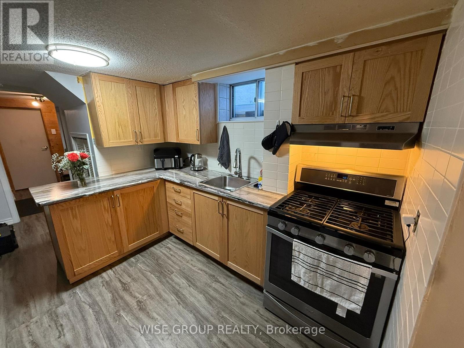 Bsmt - 18 Sonnet Court, Toronto, Ontario  M6L 1J6 - Photo 5 - W13229456