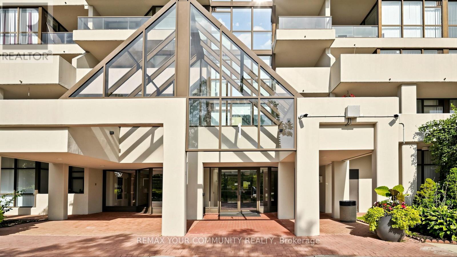1215 - 1 Rowntree Road, Toronto, Ontario  M9V 5G7 - Photo 3 - W13229546