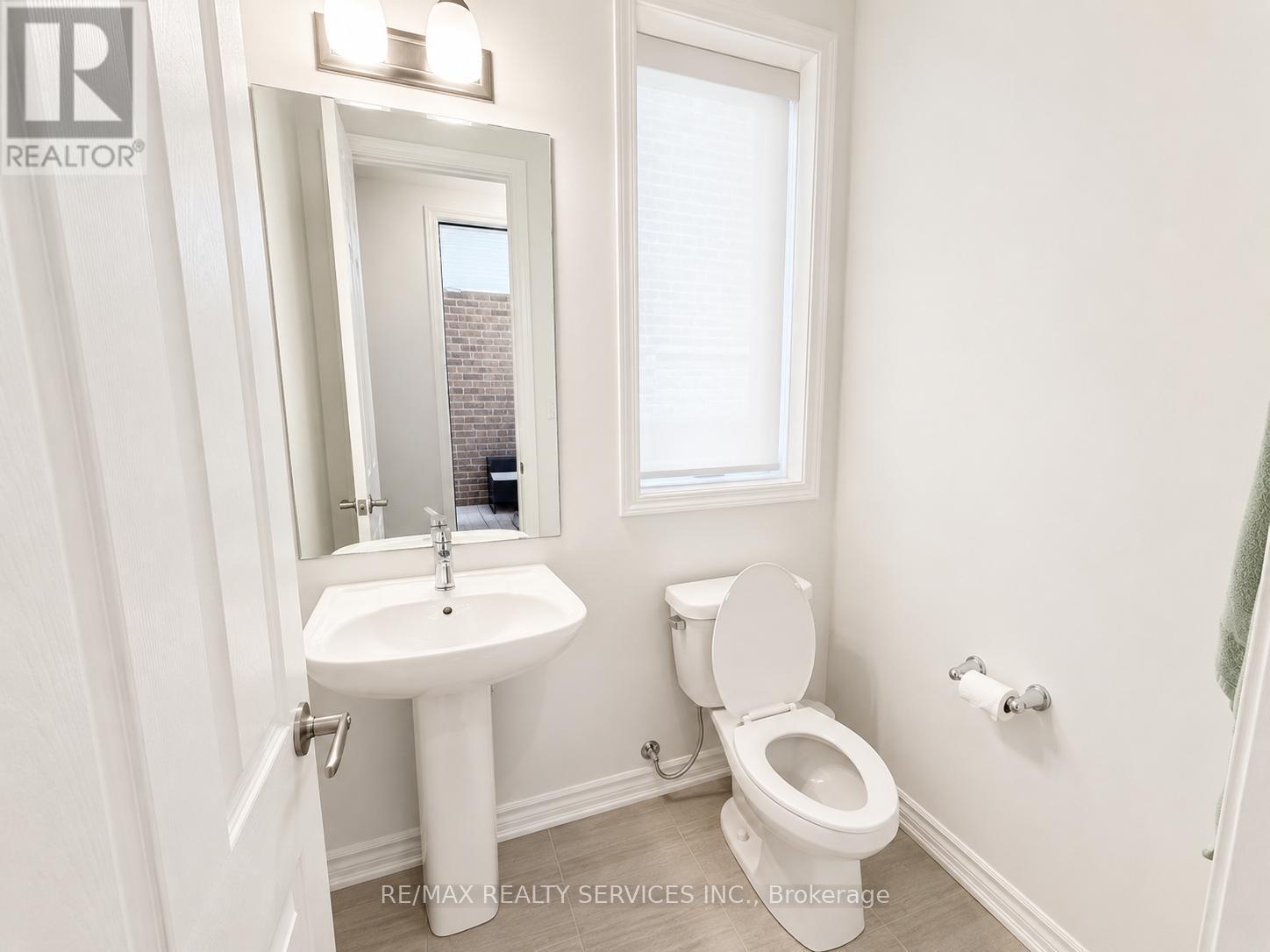 1705 Dance Court, Milton, Ontario  L9E 2A2 - Photo 8 - W13229560