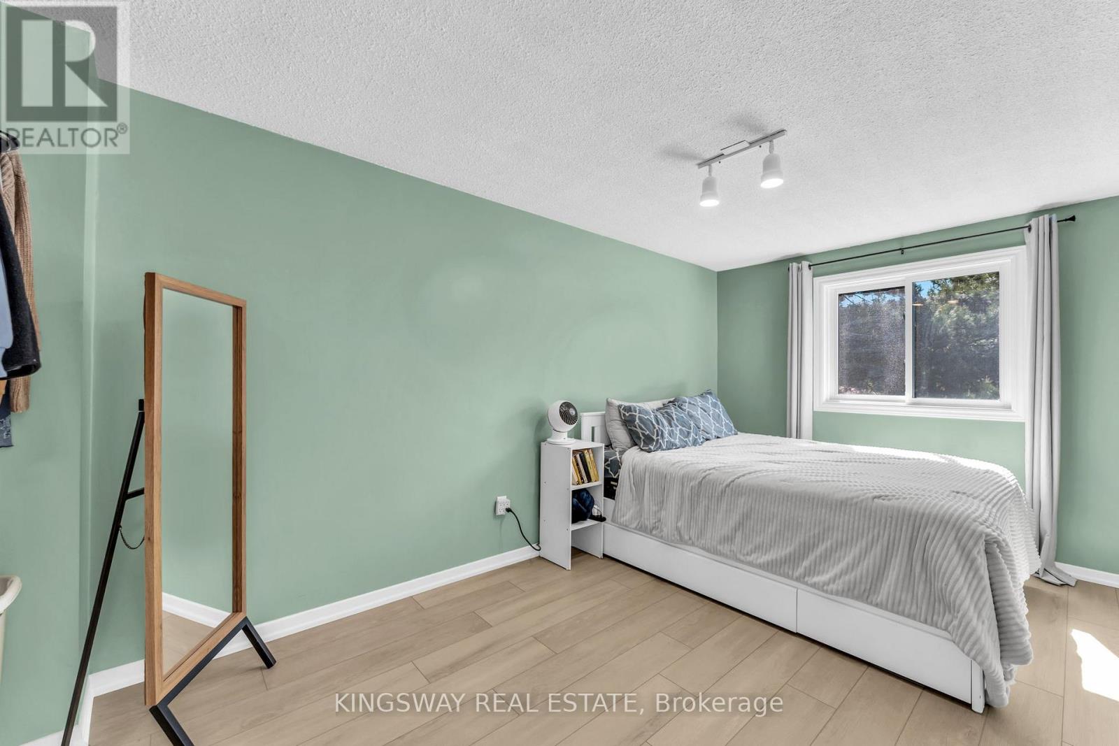 104 - 680 Regency Court, Burlington, Ontario  L7N 3L9 - Photo 13 - W13229574