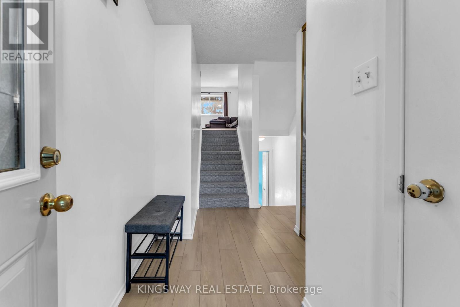 104 - 680 Regency Court, Burlington, Ontario  L7N 3L9 - Photo 2 - W13229574