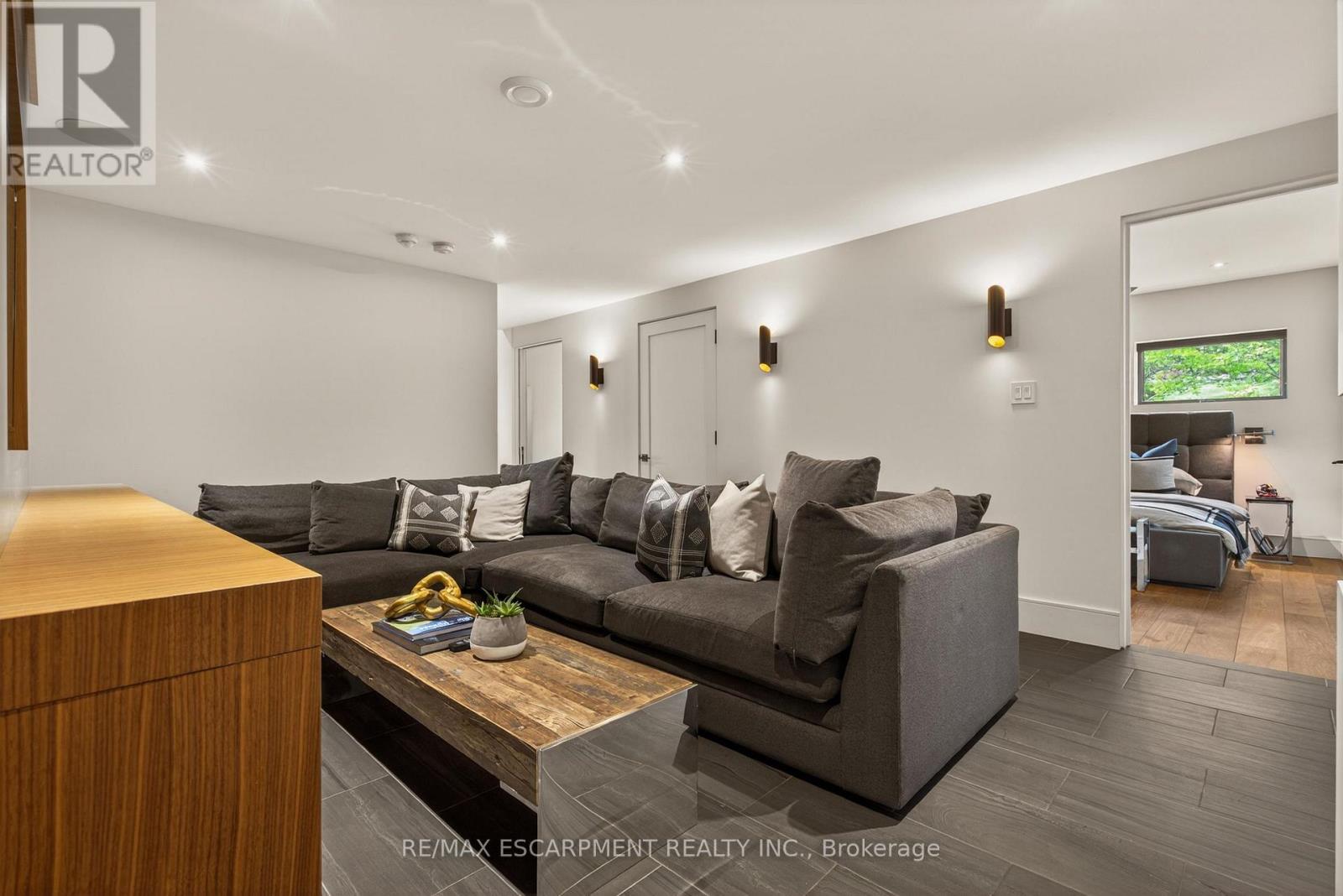 981 Mineral Springs Road, Hamilton, Ontario  L9H 5E3 - Photo 32 - X13229278