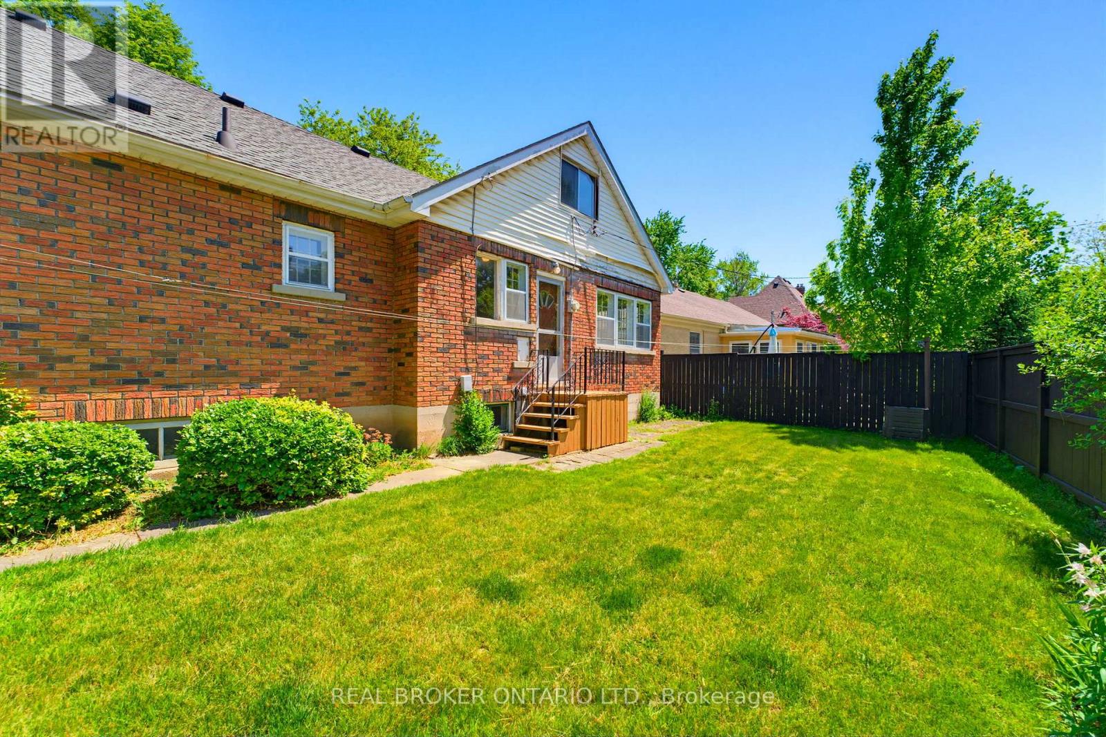30 Lincoln Avenue, Brantford, Ontario  N3T 4S4 - Photo 24 - X13229364