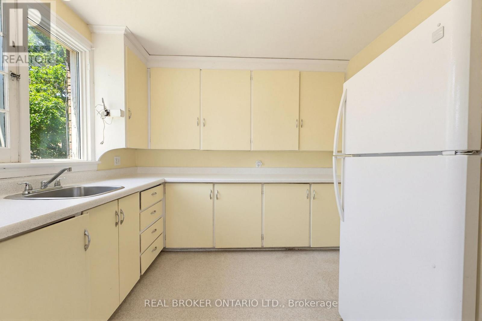 30 Lincoln Avenue, Brantford, Ontario  N3T 4S4 - Photo 9 - X13229364