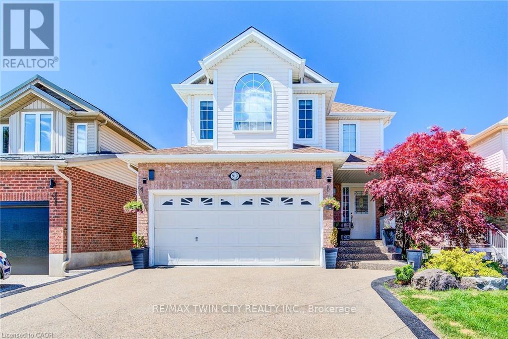 913 Copper Leaf Crescent, Kitchener, Ontario  N2E 3W1 - Photo 2 - X13229454
