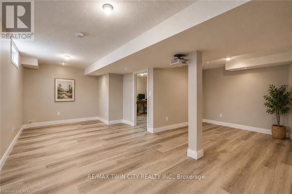 913 Copper Leaf Crescent, Kitchener, Ontario  N2E 3W1 - Photo 30 - X13229454