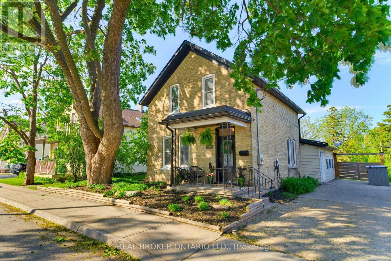 440 Duke Street W, Kitchener, Ontario  N2H 3Y8 - Photo 1 - X13229548