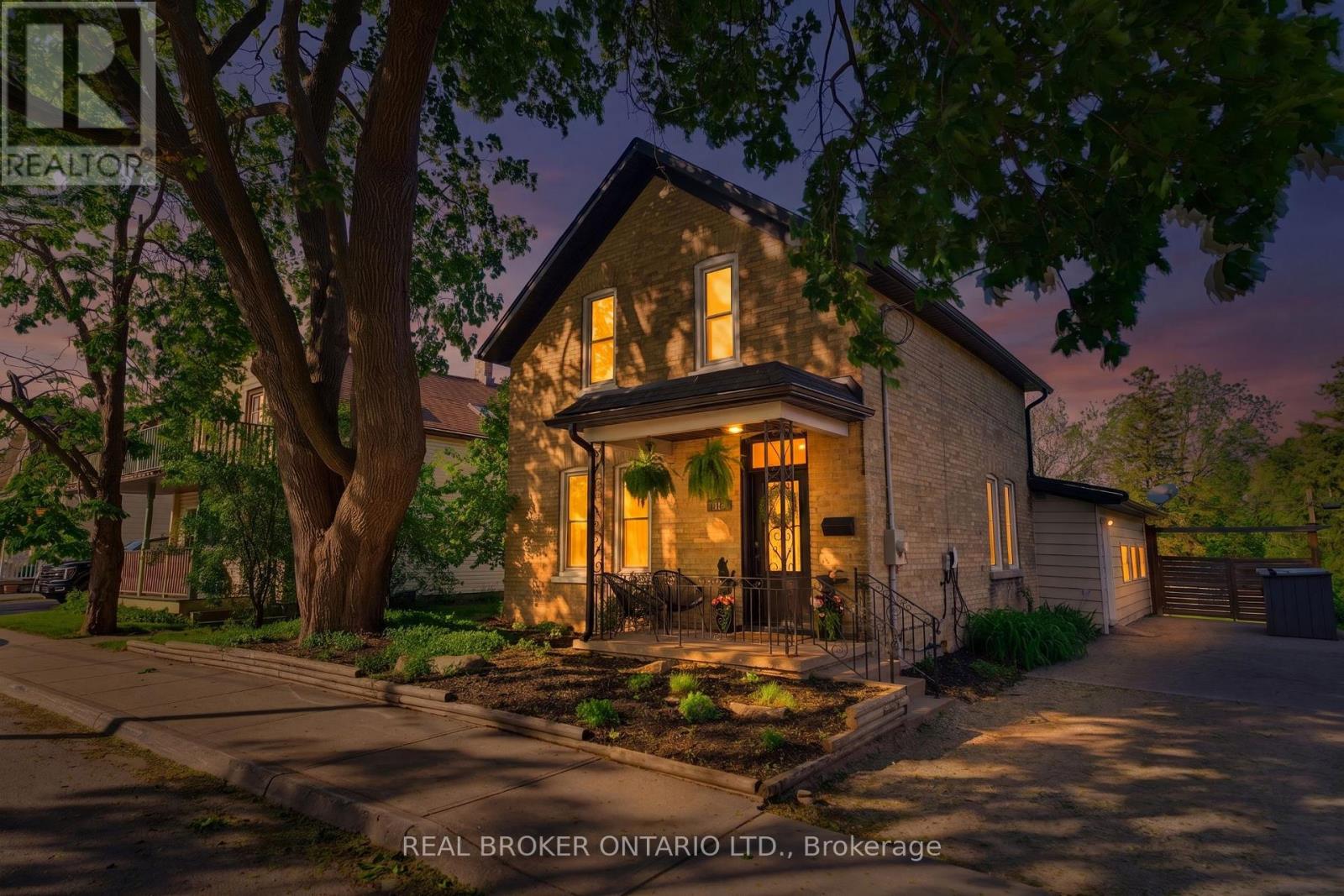 440 Duke Street W, Kitchener, Ontario  N2H 3Y8 - Photo 2 - X13229548