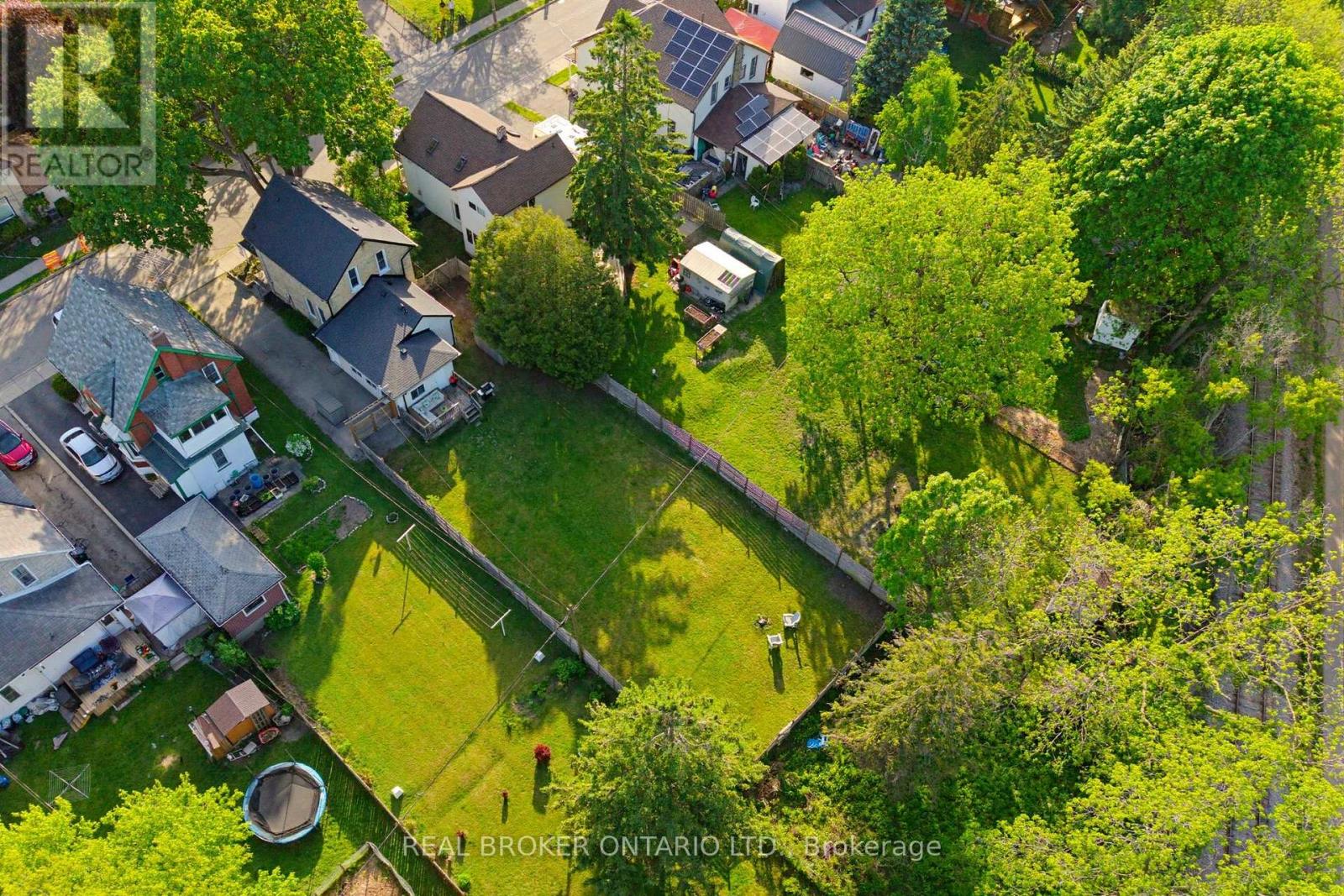 440 Duke Street W, Kitchener, Ontario  N2H 3Y8 - Photo 37 - X13229548