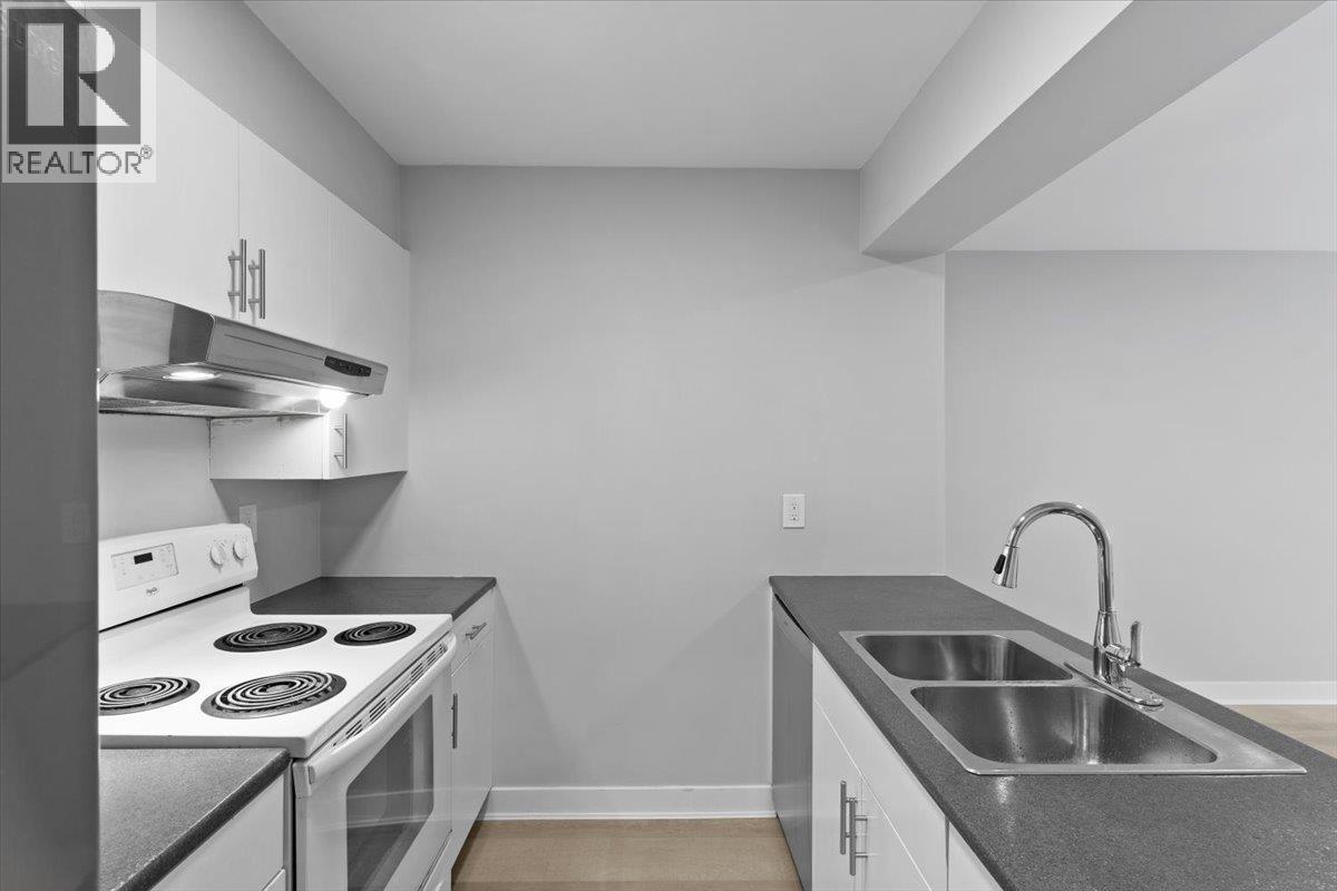 403 9521 Cardston Court, Burnaby, British Columbia  V3N 4R8 - Photo 2 - R3130989