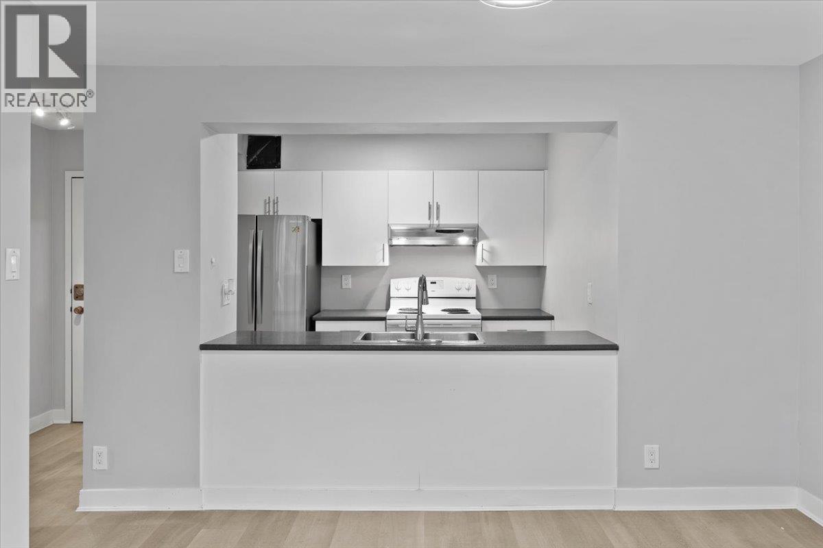 403 9521 Cardston Court, Burnaby, British Columbia  V3N 4R8 - Photo 3 - R3130989