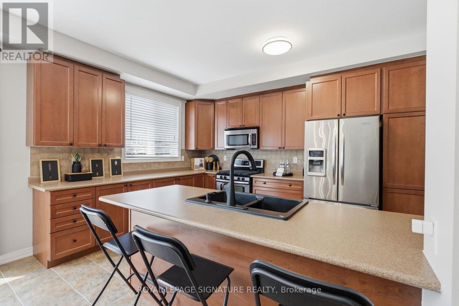 274 Montgomery Avenue, Whitby, Ontario  L1M 0B6 - Photo 16 - E13229612