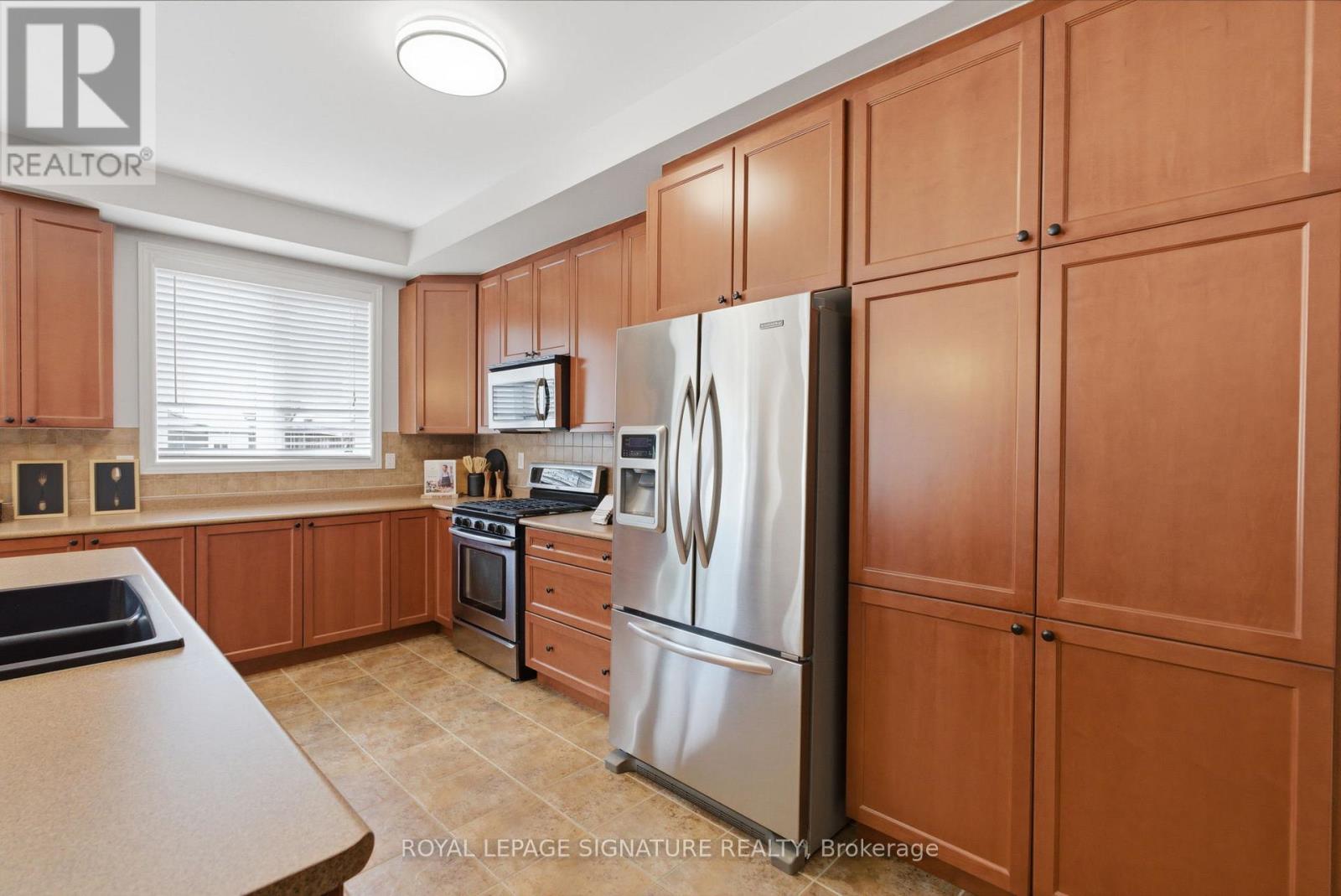 274 Montgomery Avenue, Whitby, Ontario  L1M 0B6 - Photo 17 - E13229612