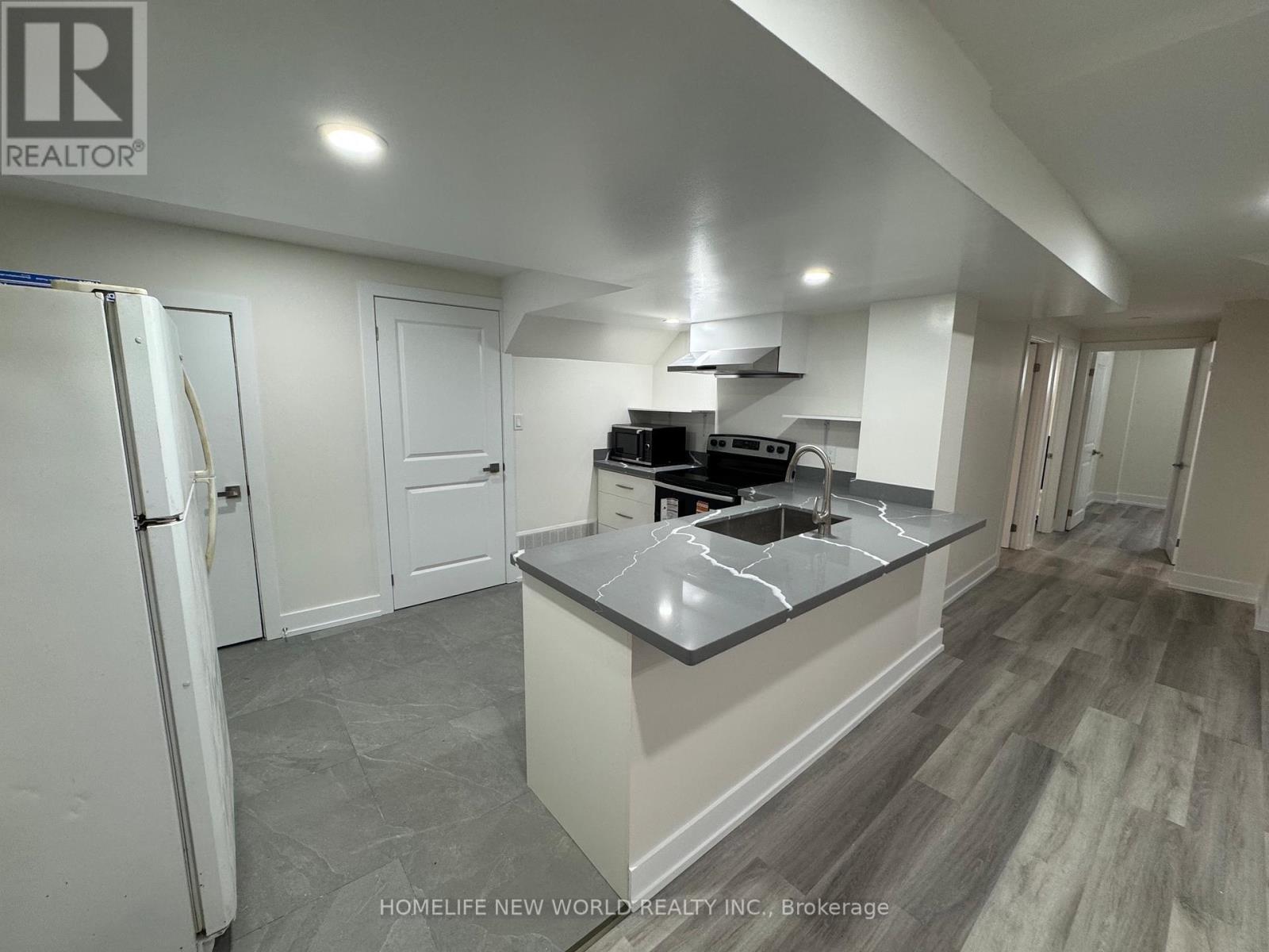 47 Shropshire Drive, Toronto, Ontario  M1P 1Y8 - Photo 2 - E13229666