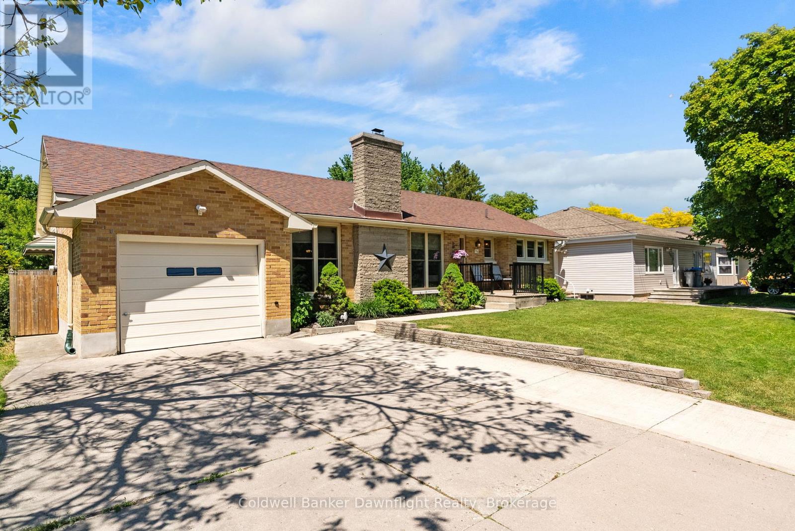 116 Sanders Street E, South Huron, Ontario  N0M 1S1 - Photo 2 - X13229694