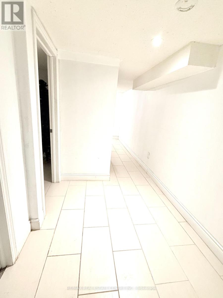 17 - 2755 Windwood Drive, Mississauga, Ontario  L5N 2C8 - Photo 21 - W12953320