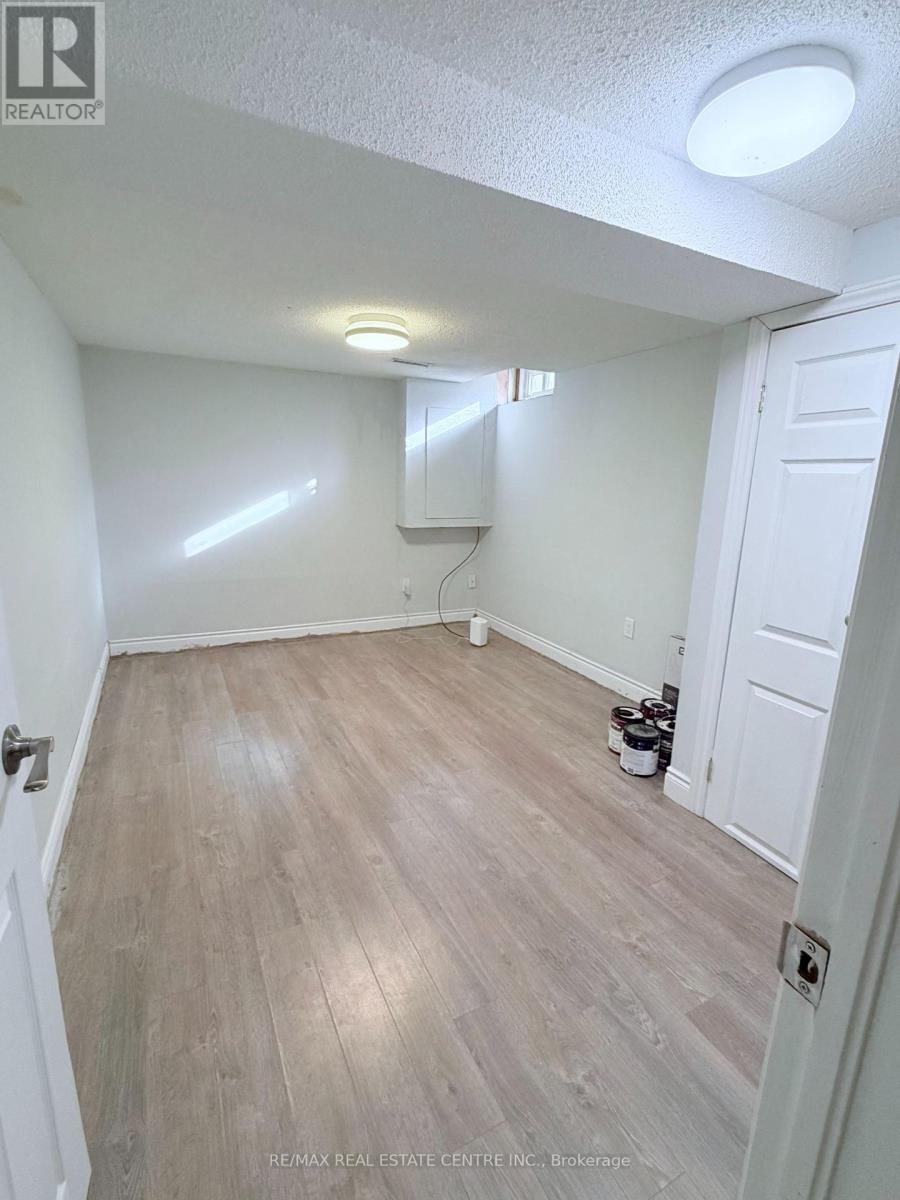 17 - 2755 Windwood Drive, Mississauga, Ontario  L5N 2C8 - Photo 22 - W12953320