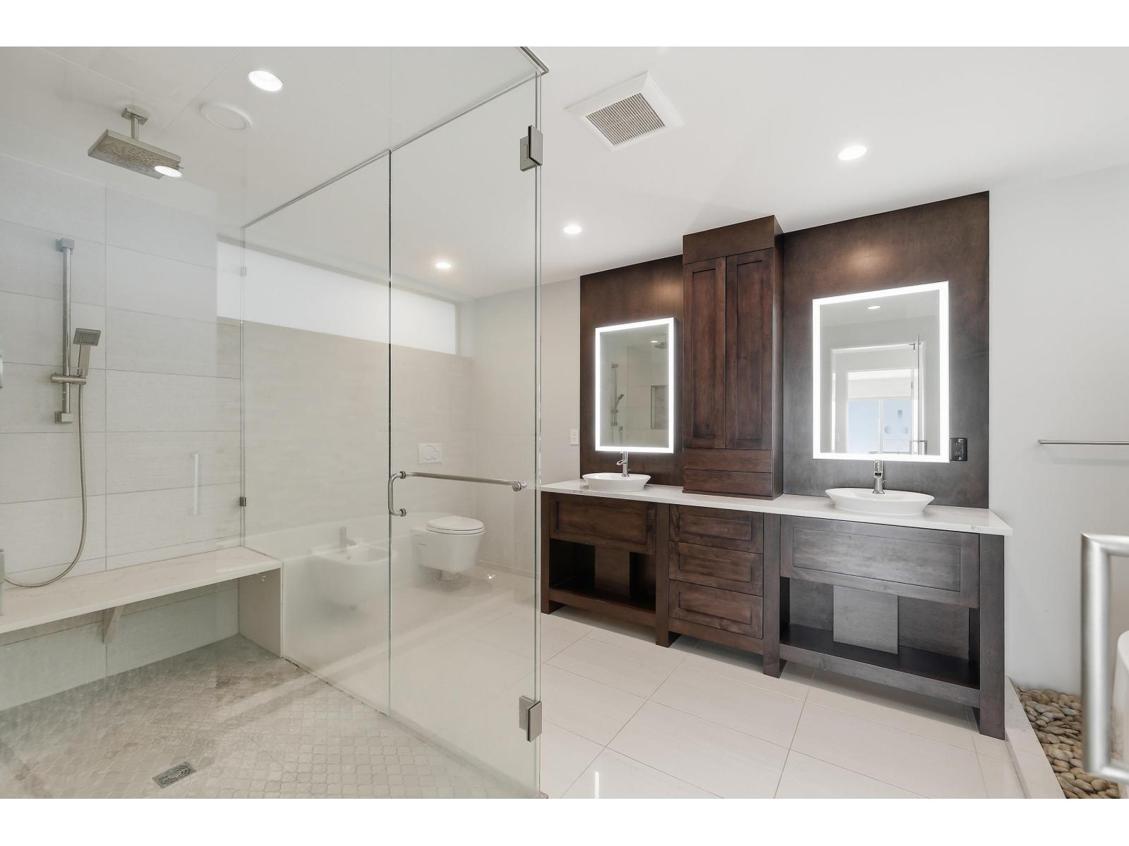 15240 Victoria Avenue, White Rock, British Columbia  V4B 1G6 - Photo 12 - R3131080