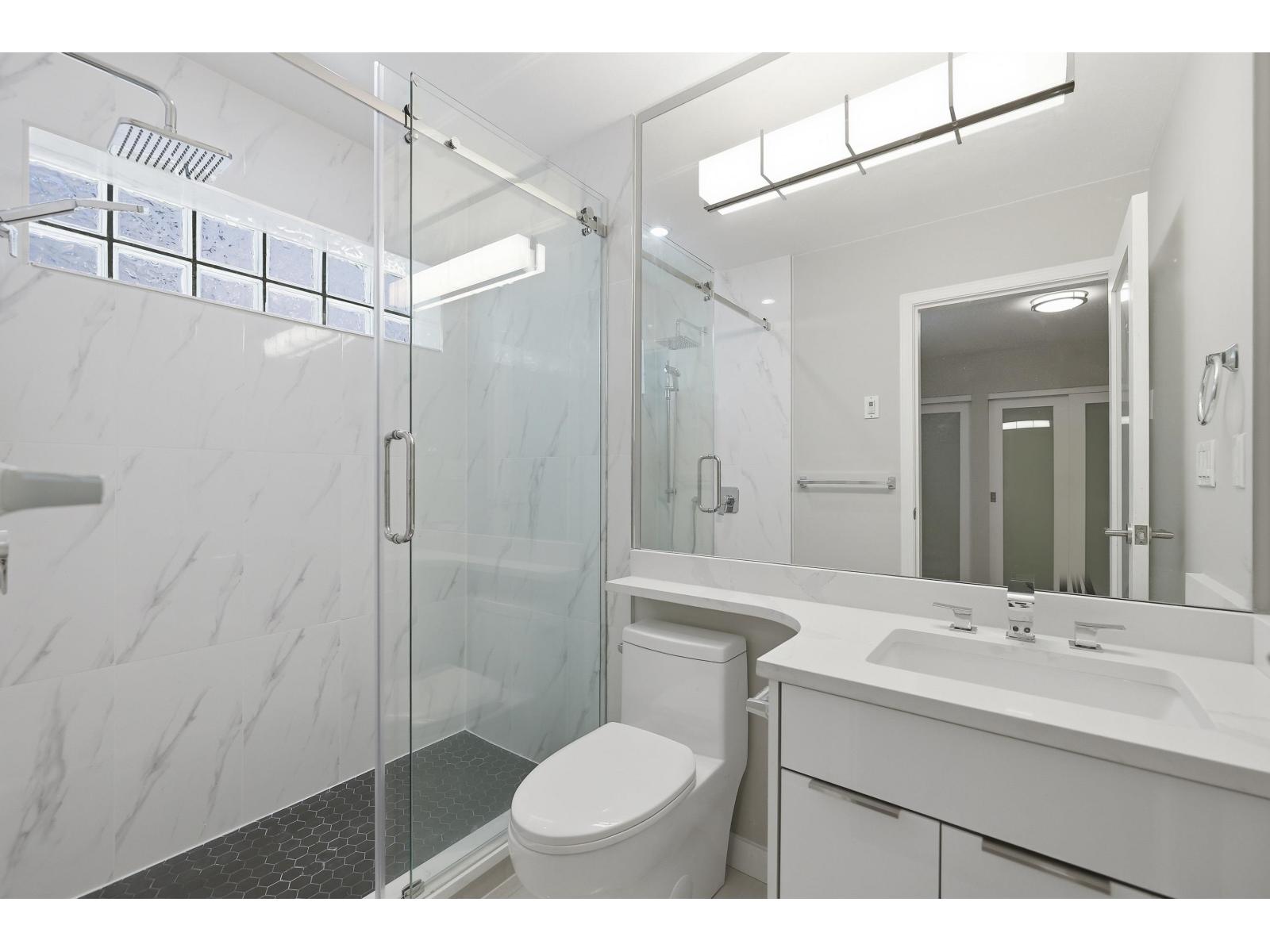 15240 Victoria Avenue, White Rock, British Columbia  V4B 1G6 - Photo 19 - R3131080