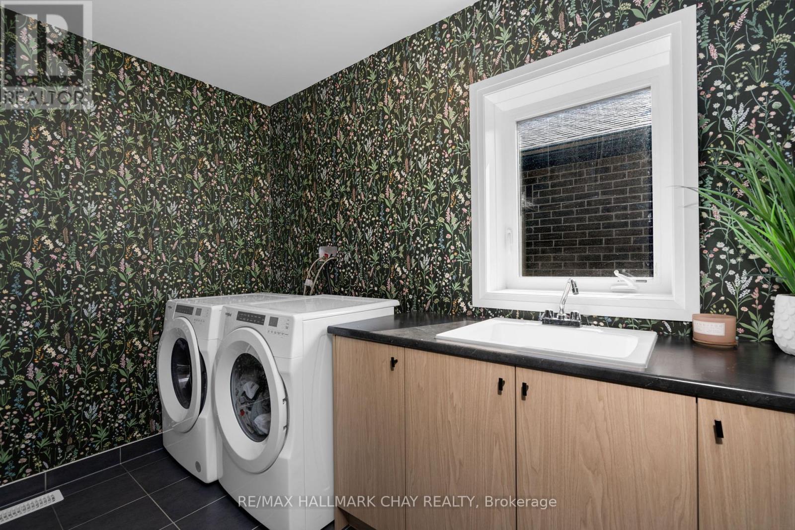 43 Calypso Avenue, Springwater (Midhurst), Ontario  L0L 1Y3 - Photo 35 - S13229690