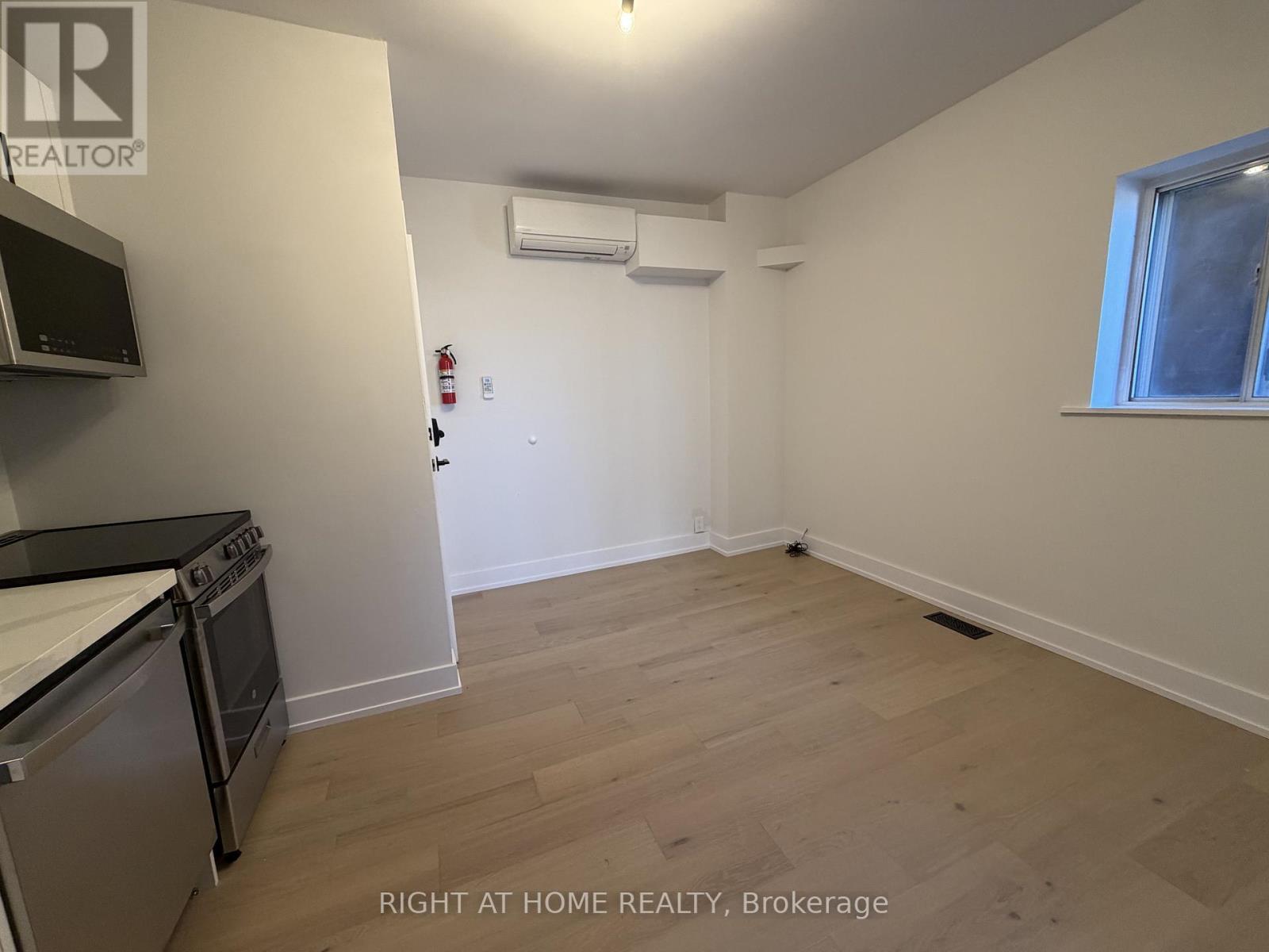 201 - 2245 Dundas Street W, Toronto, Ontario  M6R 1X6 - Photo 8 - W13229642