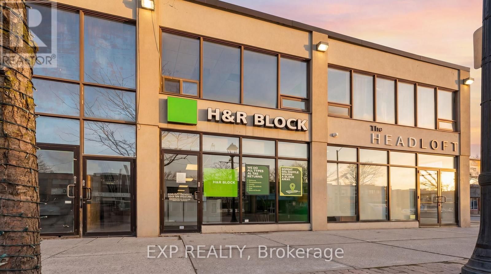 258 LAKESHORE ROAD E, Mississauga, Ontario