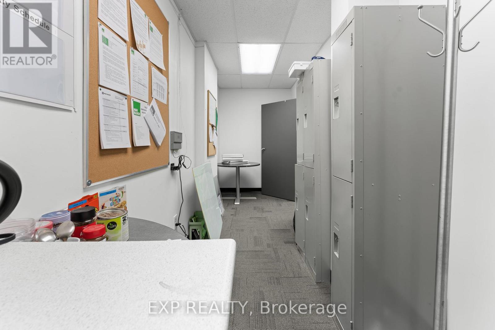 258 Lakeshore Road E, Mississauga, Ontario  L5G 1G9 - Photo 14 - W13229686