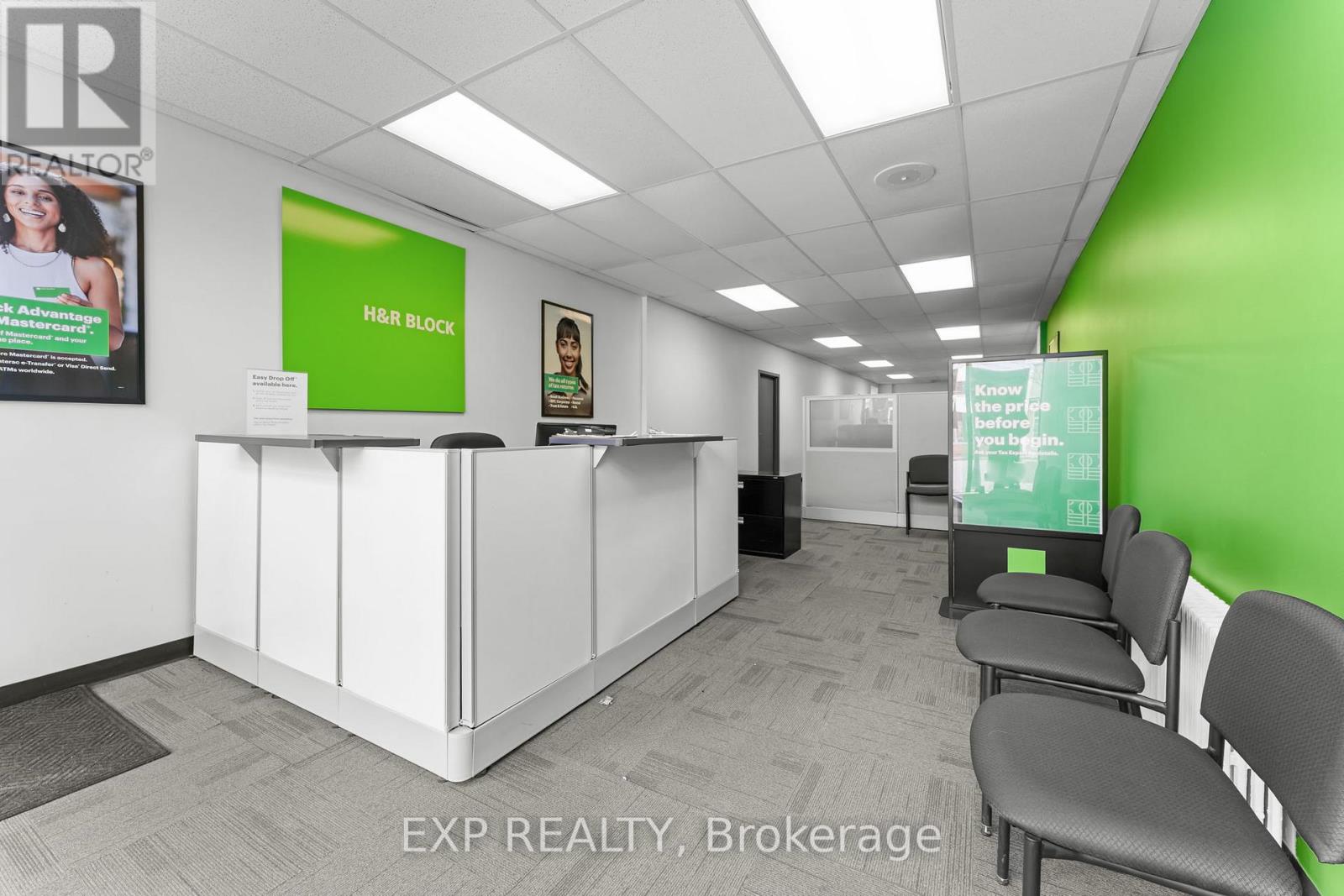 258 Lakeshore Road E, Mississauga, Ontario  L5G 1G9 - Photo 3 - W13229686