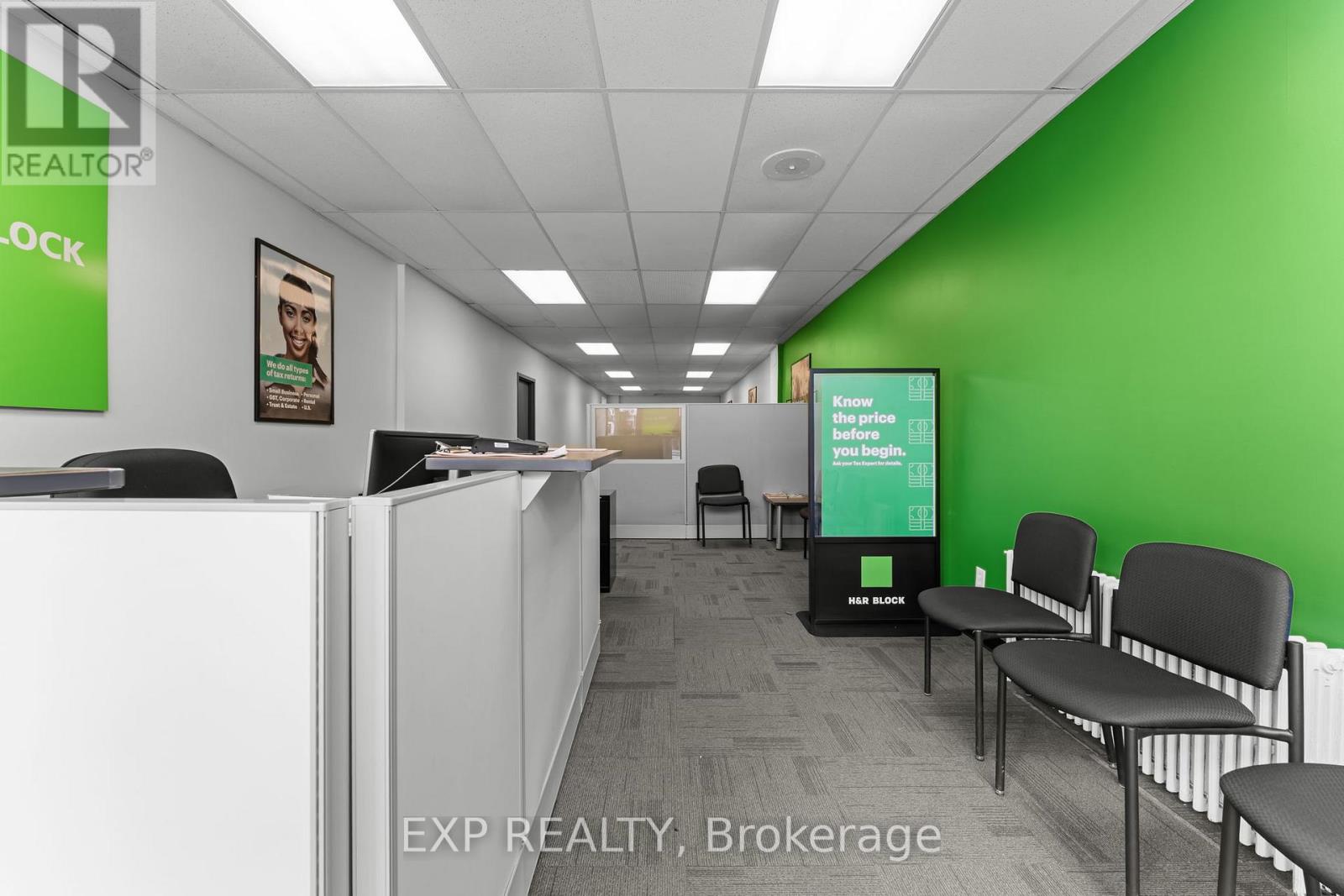 258 Lakeshore Road E, Mississauga, Ontario  L5G 1G9 - Photo 4 - W13229686