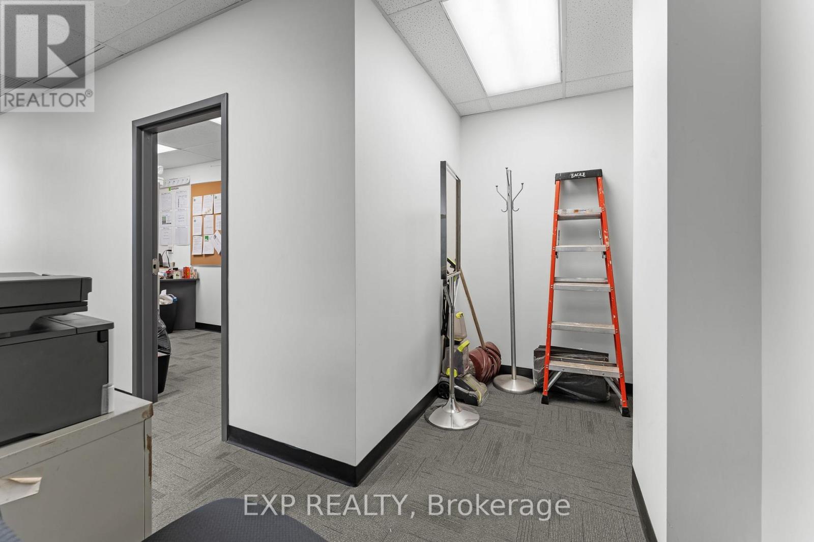 258 Lakeshore Road E, Mississauga, Ontario  L5G 1G9 - Photo 9 - W13229686