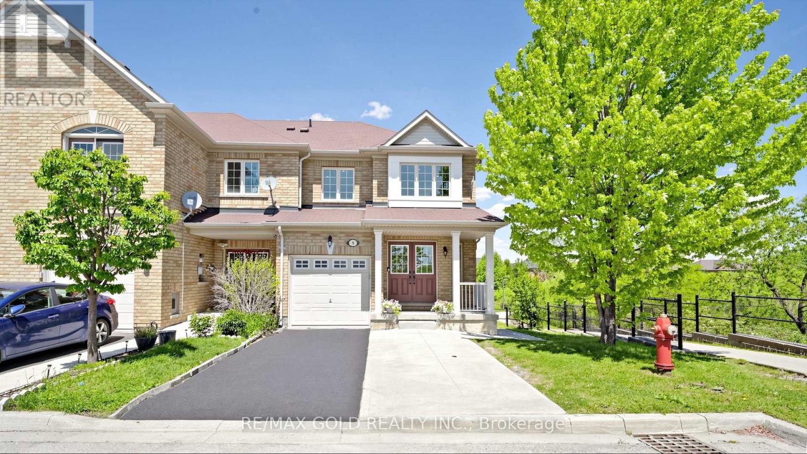 9 Edgewater Court, Brampton, Ontario  L6R 0W8 - Photo 2 - W13229700