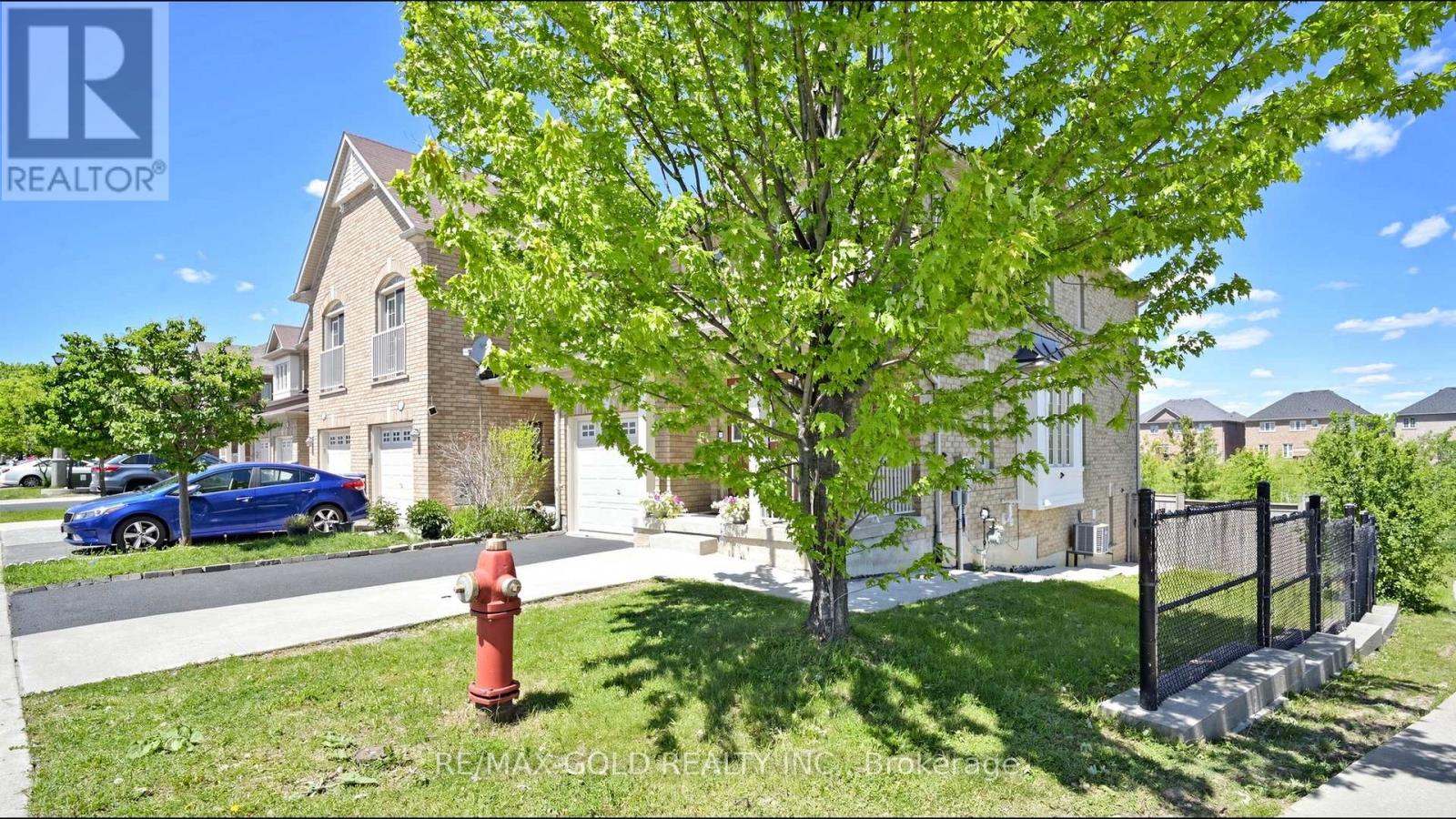 9 Edgewater Court, Brampton, Ontario  L6R 0W8 - Photo 3 - W13229700