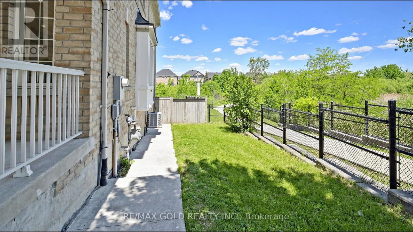 9 Edgewater Court, Brampton, Ontario  L6R 0W8 - Photo 44 - W13229700