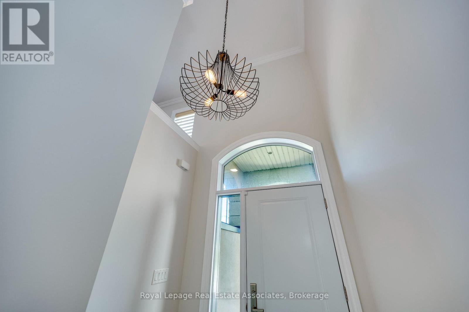 5453 Bestview Way, Mississauga, Ontario  L5M 0B1 - Photo 3 - W13229706