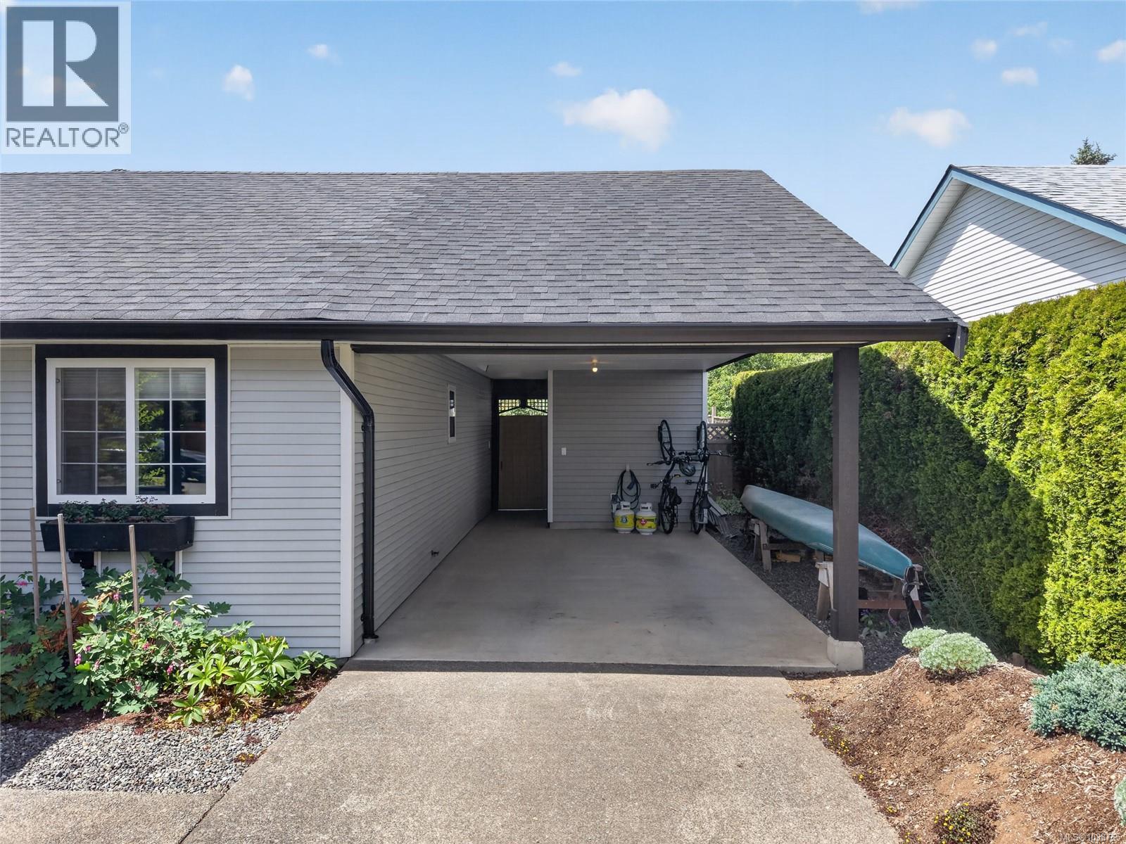 3305 Ninth St, Cumberland, British Columbia  V0R 1S0 - Photo 11 - 1038765