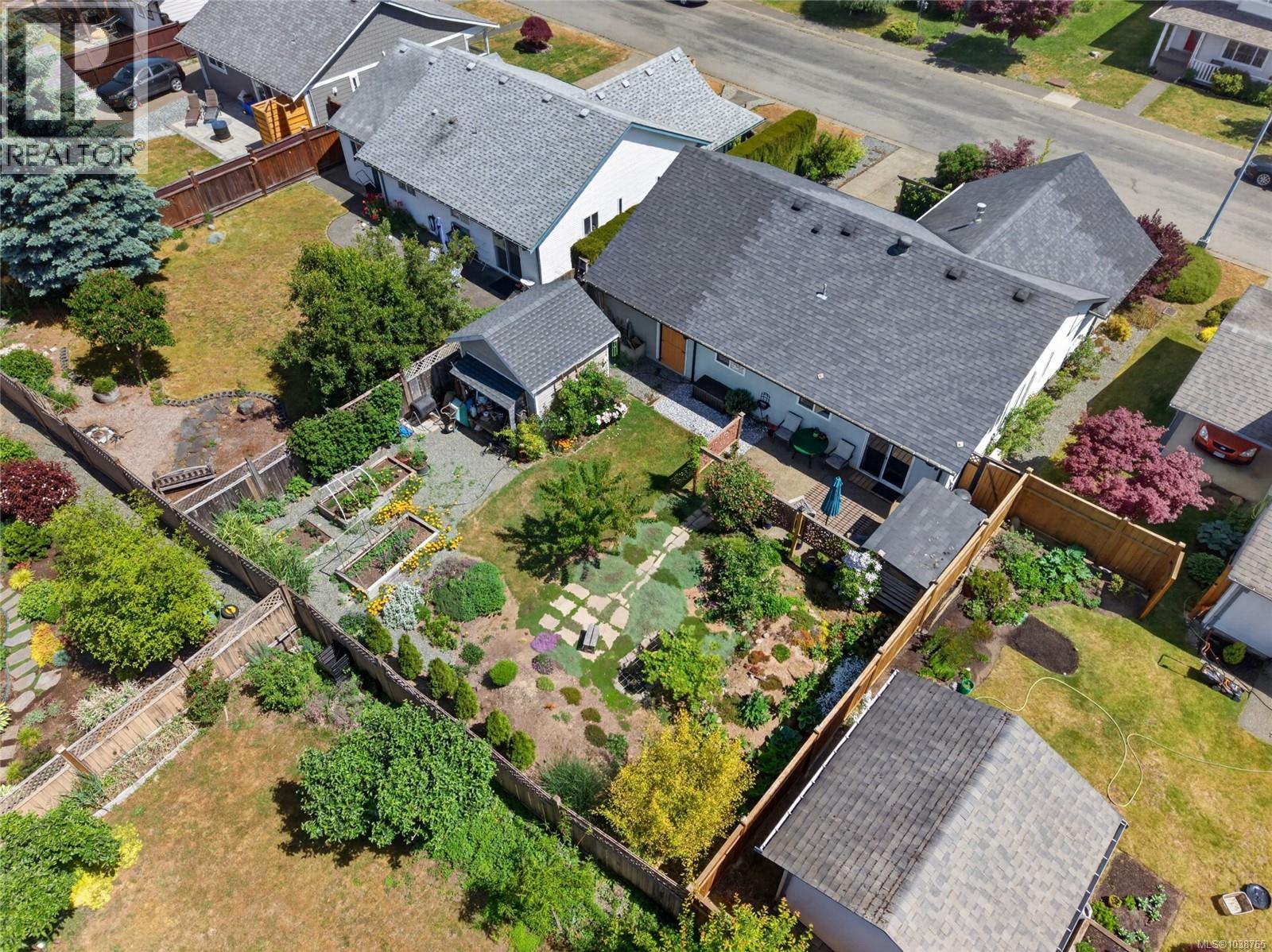 3305 Ninth St, Cumberland, British Columbia  V0R 1S0 - Photo 20 - 1038765