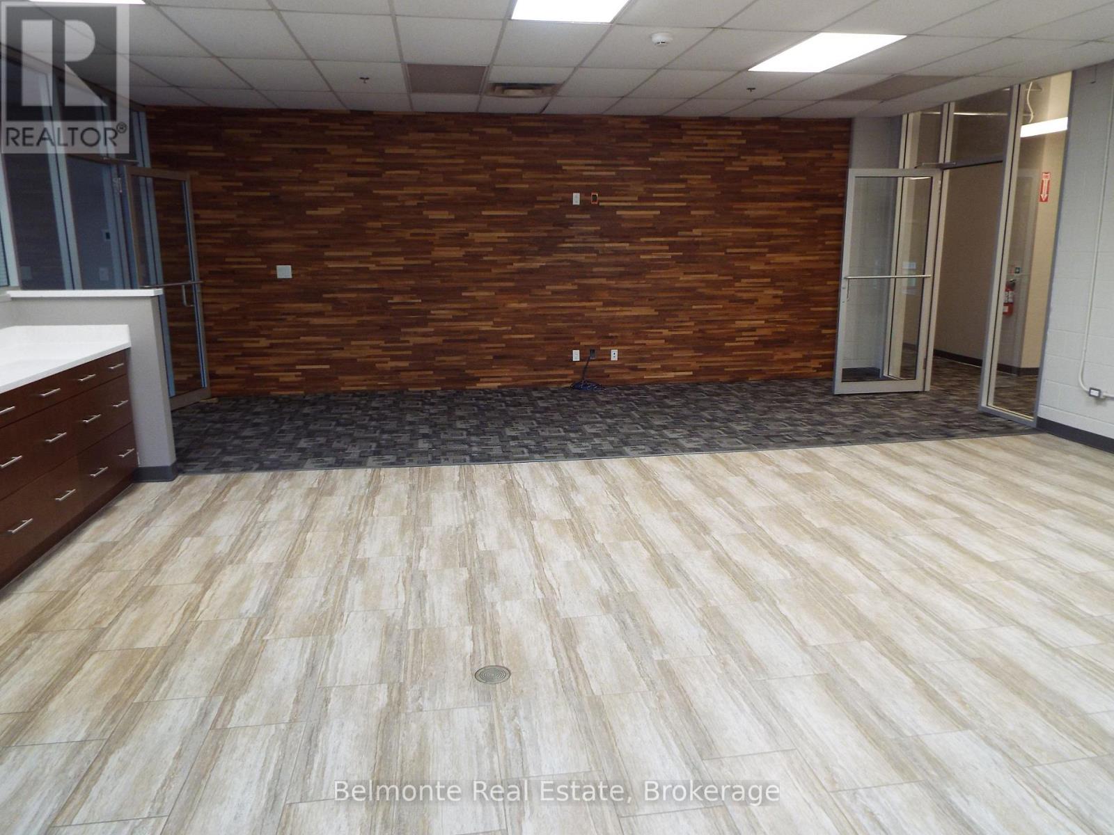 102 - 250 Water Street, Whitby, Ontario  L1N 0G5 - Photo 12 - E13229884
