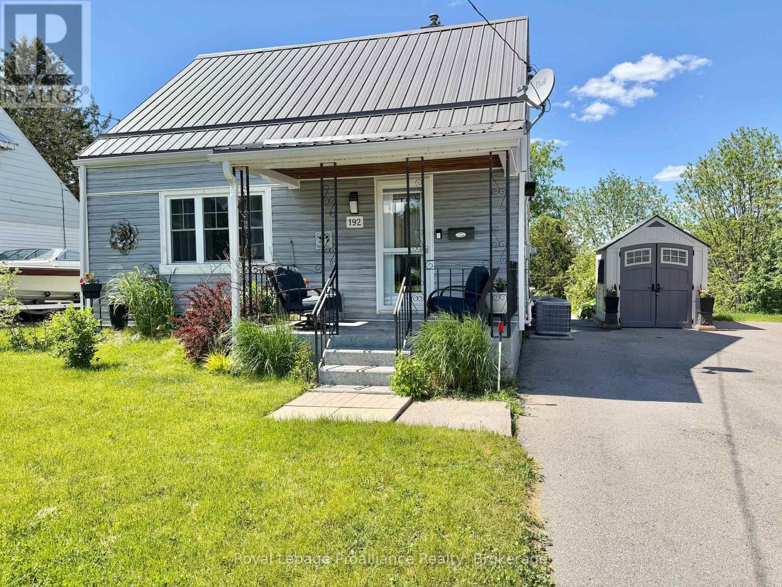 192 Pine Street, Belleville, Ontario  K8N 2N2 - Photo 2 - X13229848