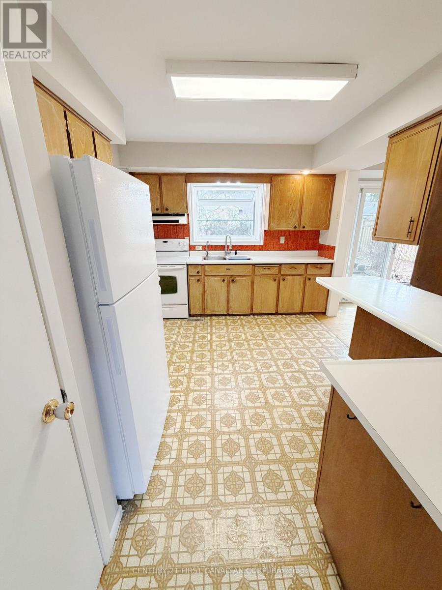 Upper Level - 711 Algoma Avenue, London North, Ontario  N5X 1W4 - Photo 11 - X13229946